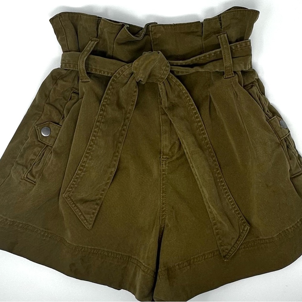 Topshop Green Cargo Shorts with Relaxed Fit - Picture 2 of 5